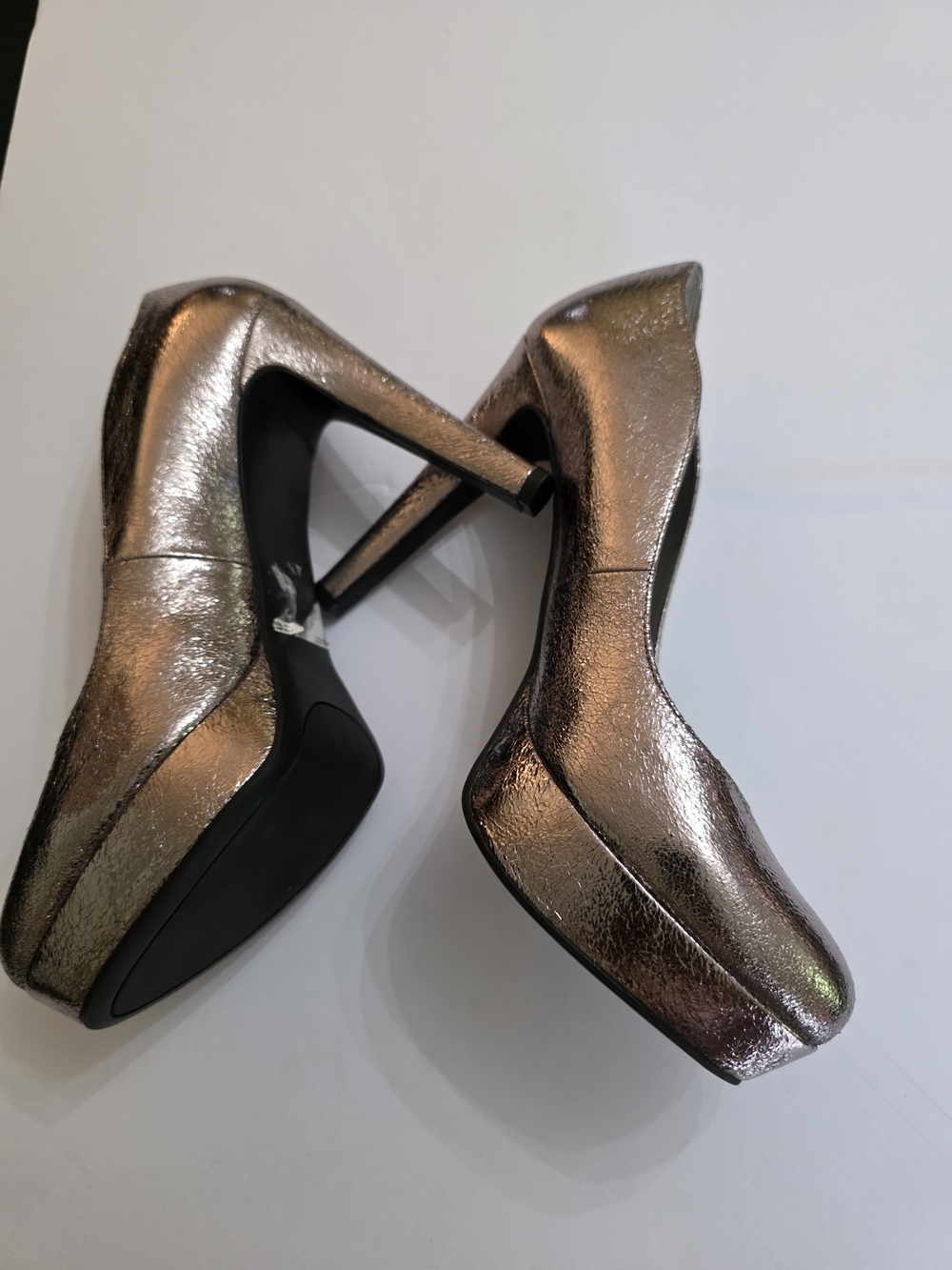 G by Guess Metallic Rose Pumps - Picture 3 of 4